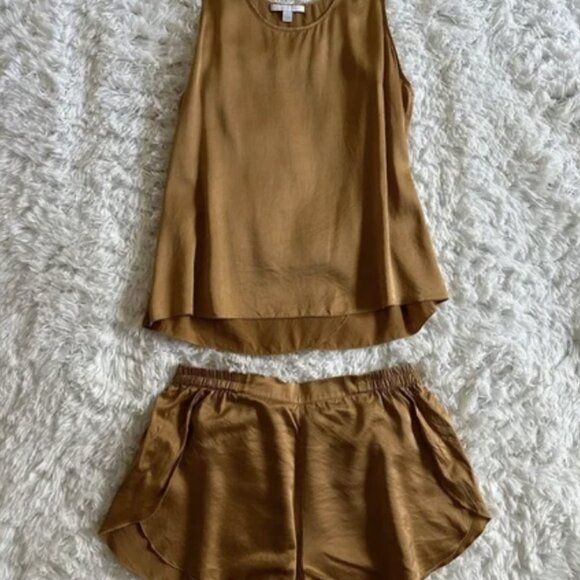 Lunya Other - LUNYA Washable Silk Pajama Set - Tank and Shorts Large